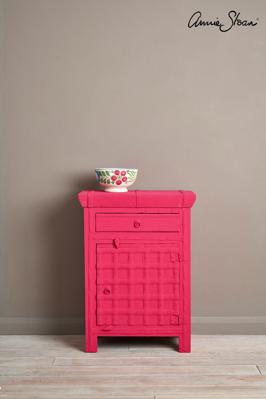 Annie Sloan® Capri Pink Chalk Paint®